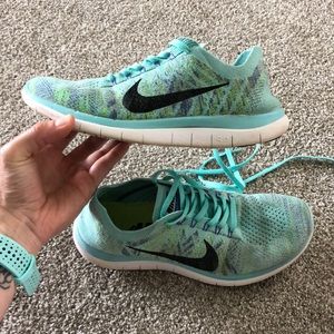 Women’s Nike Free 4.0 Flyknit Size 8.5 Blue
